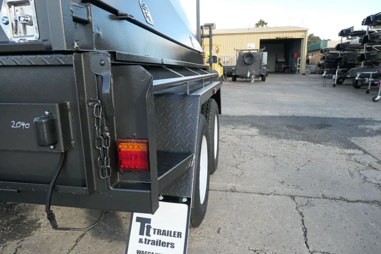 8x5 HD Tradesman Trailer with Rear Lift up Door Wagga Wagga 4