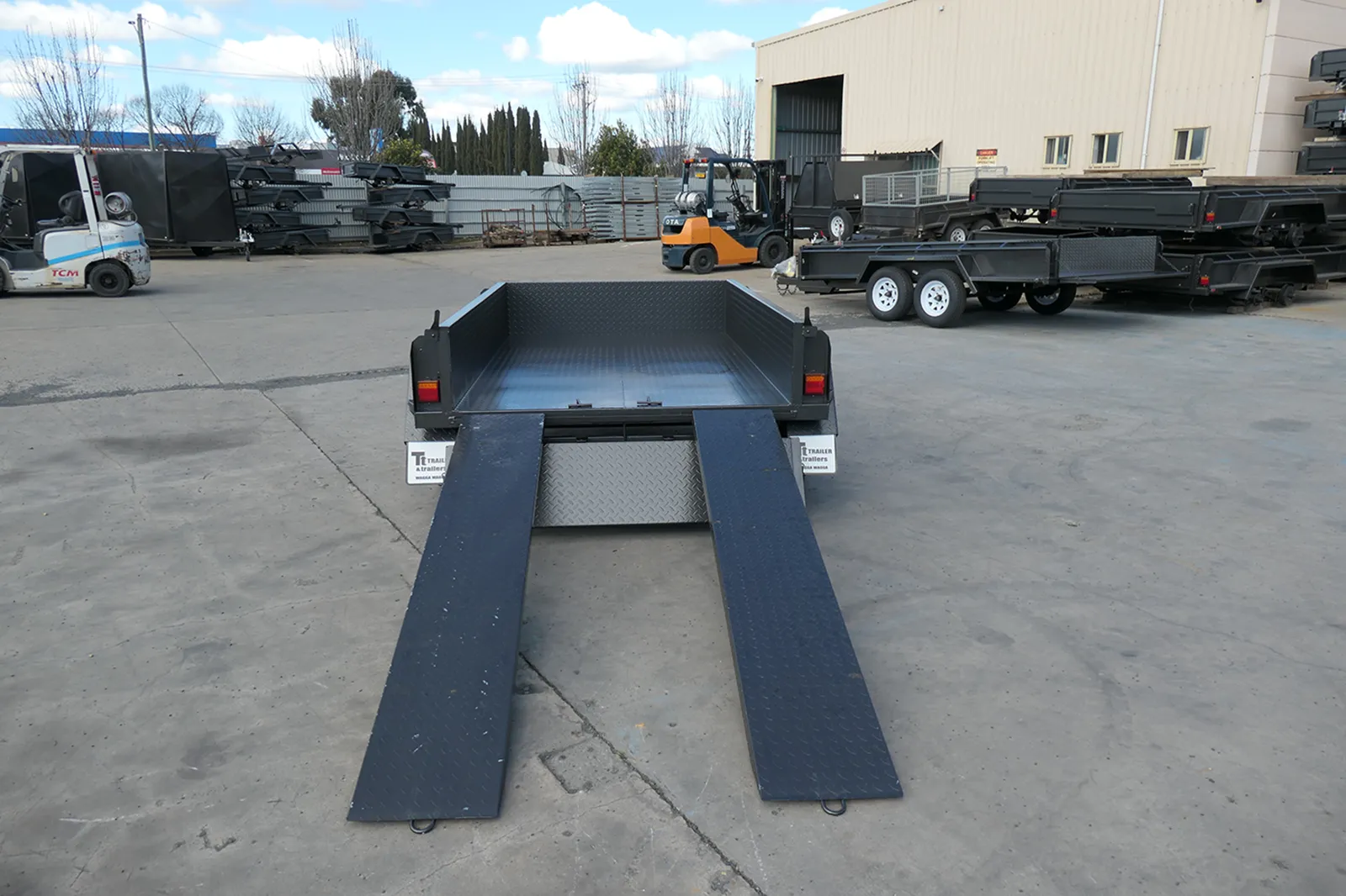8x5 heavy duty tandem box trailer with ramps wagga nsw 8