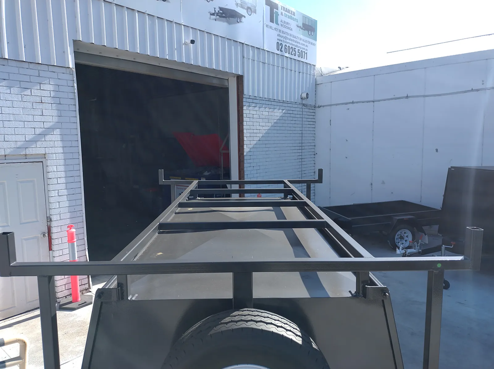 8x5 One Piece Tradesman Trailer | 900mm Tradesman Top | Rear Lift Up Door - Image 8