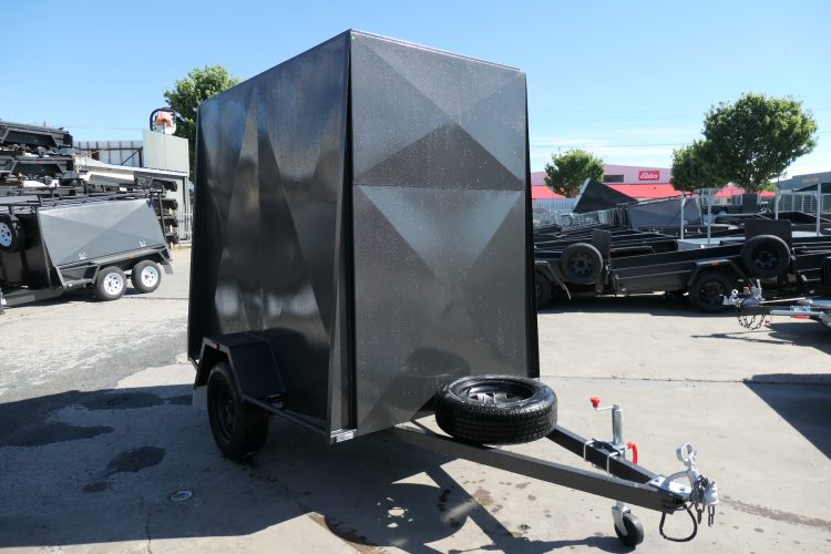7x4 van trailer with 6 ft high fully enclosed trailer 1
