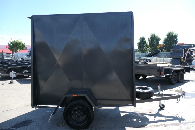 7x4 van trailer with 6 ft high fully enclosed trailer 2