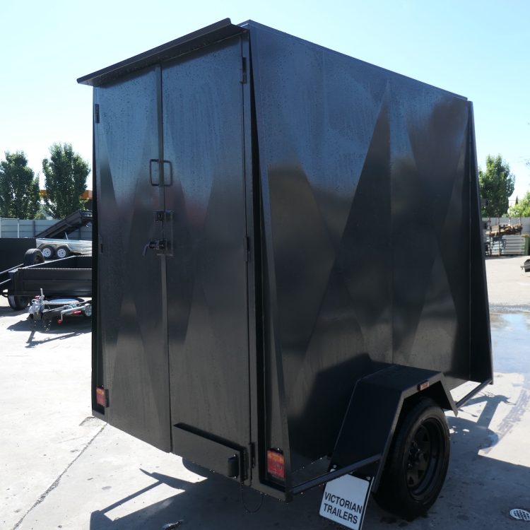 7x4 van trailer with 6 ft high fully enclosed trailer