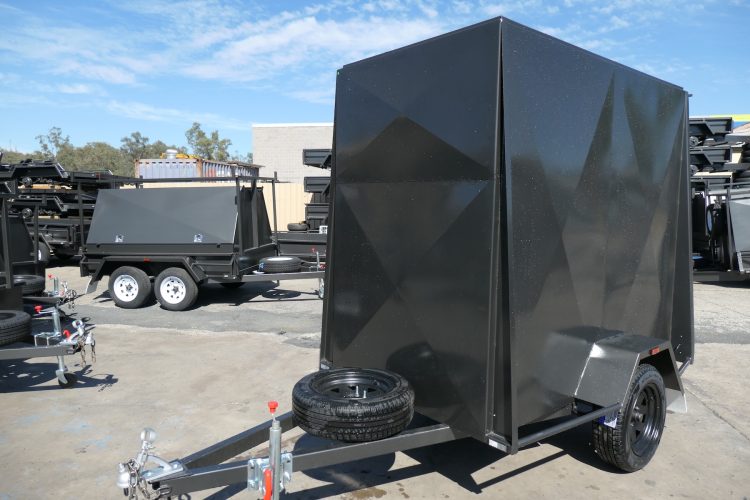 7x4 van trailer with 6 ft high fully enclosed trailer 7