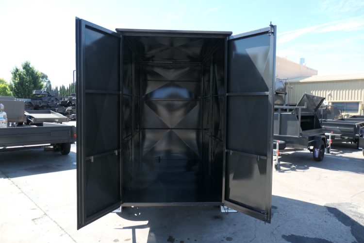 7x4 van trailer with 6 ft high fully enclosed trailer 10
