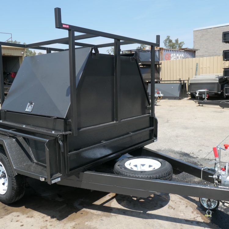 8x5 half tradesman trailer with 750mm high tradie top