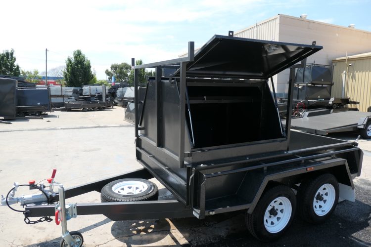8x5 half tradesman trailer with 750mm high tradie top 8