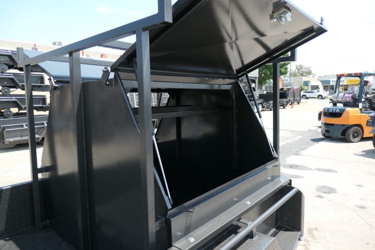 8x5 half tradesman trailer with 750mm high tradie top 11