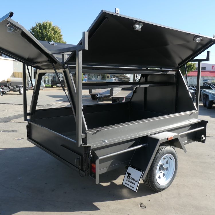 7x5 Tradesman trailer with rear lift up door