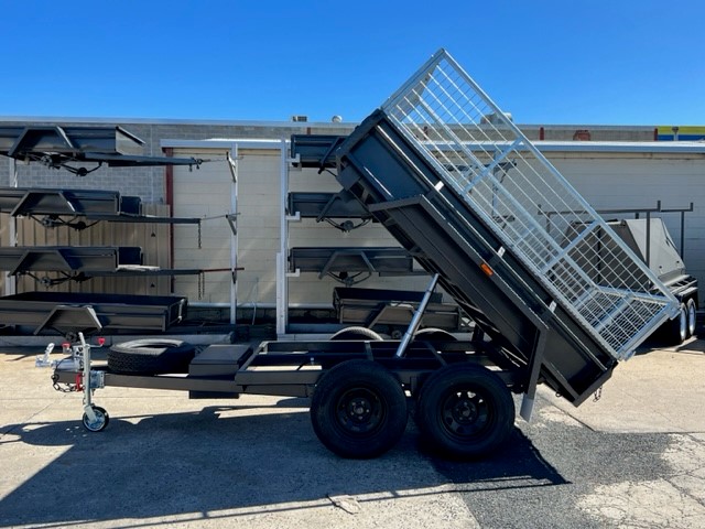 8x5 Tandem Hydraulic Tipper Trailer with 2 Ft Cage.